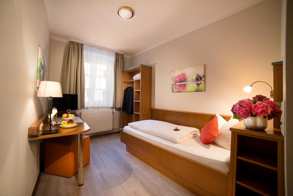 Hotel Boardinghouse Pfarrkirchen Zewnętrze zdjęcie